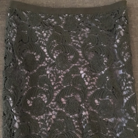 Black lace pencil skirt - Picture 1 of 3